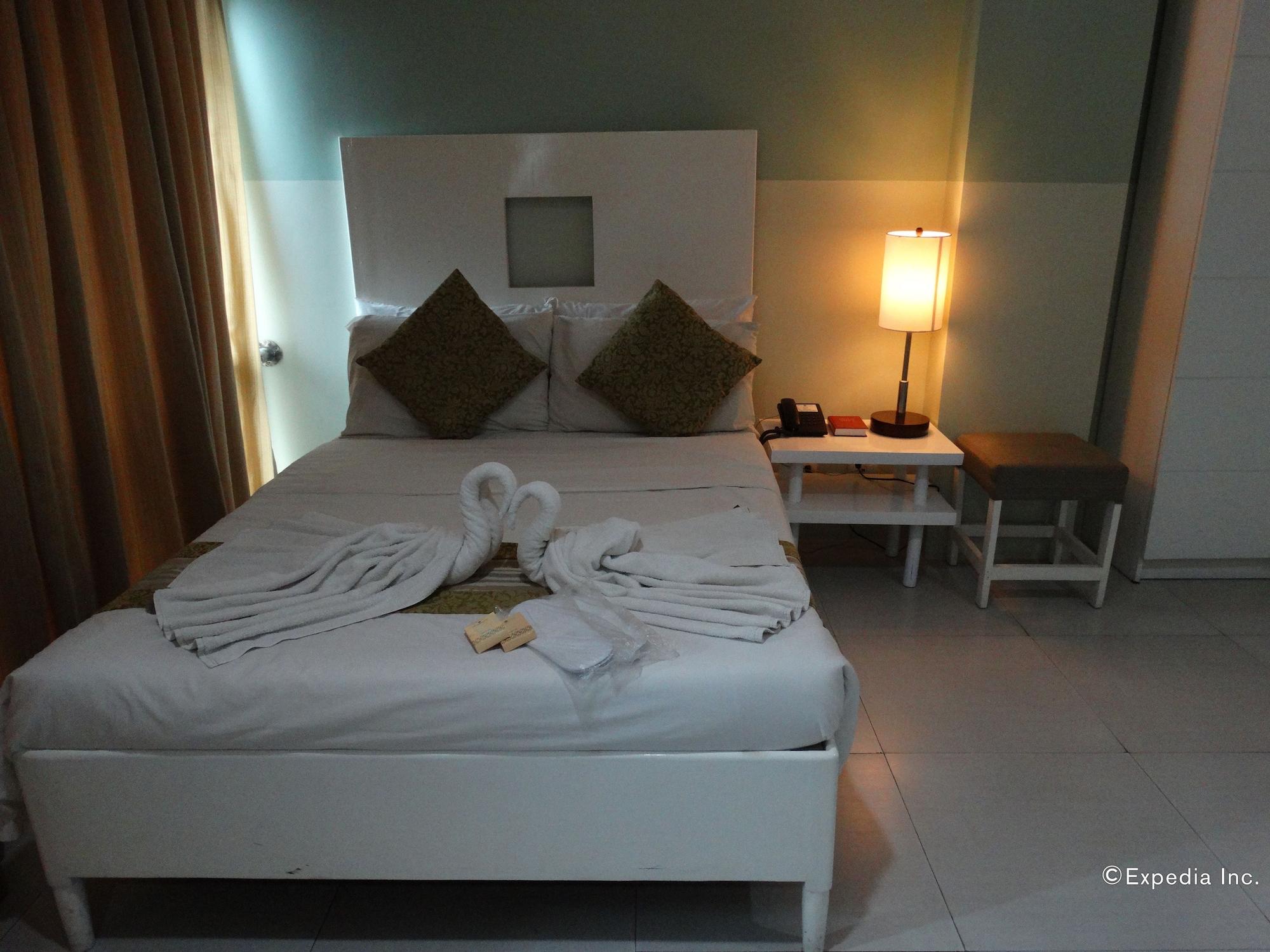 Empire Suites Hotel Puerto Princesa Exterior foto