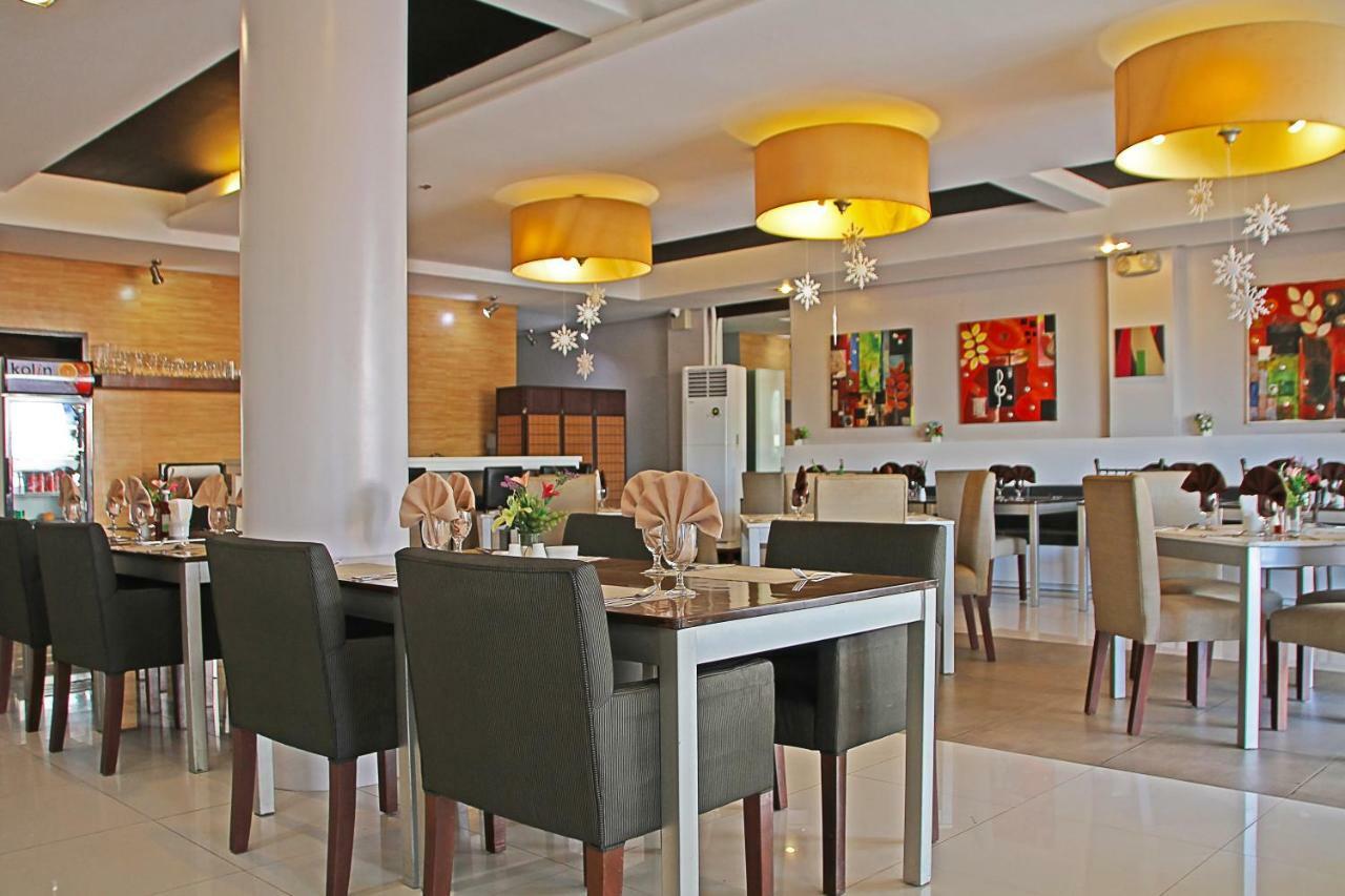 Empire Suites Hotel Puerto Princesa Exterior foto